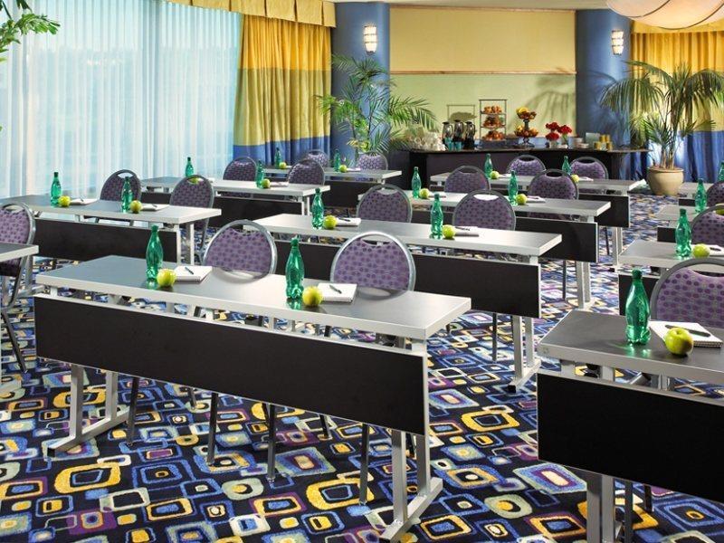 Hotel Doubletree By Hilton Circle 3*