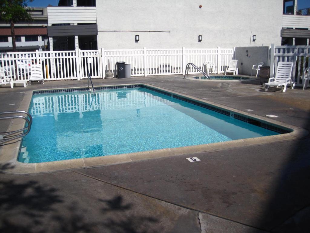 Ez 8 Old Town Motel 2*