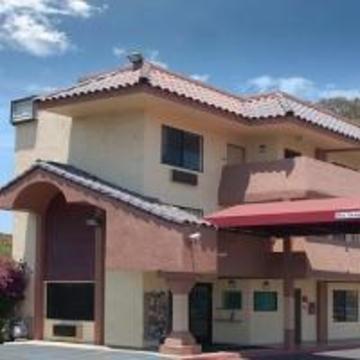 Inn Quality I-5 Naval Base 2*