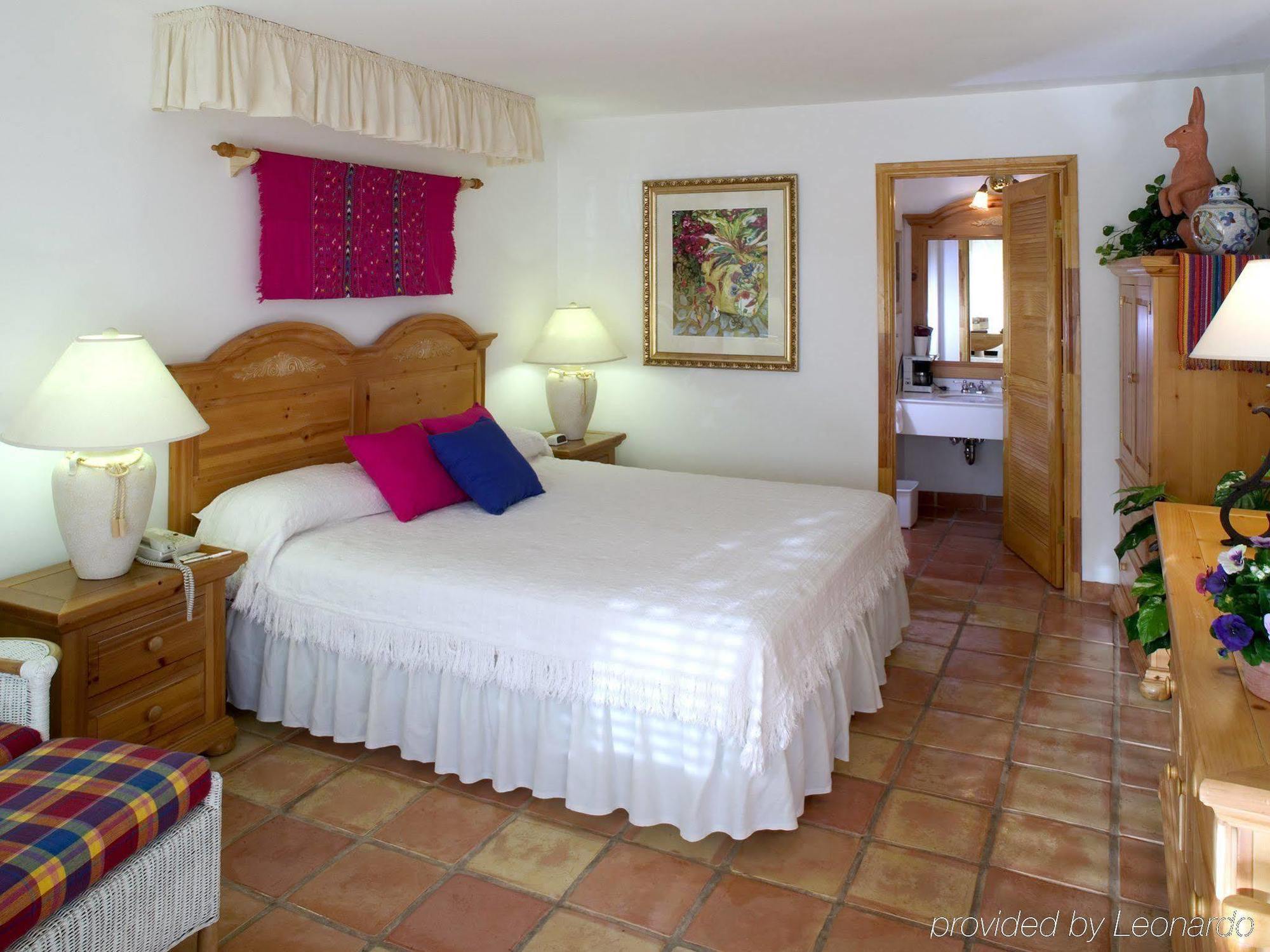Town And Country Hotel 4*