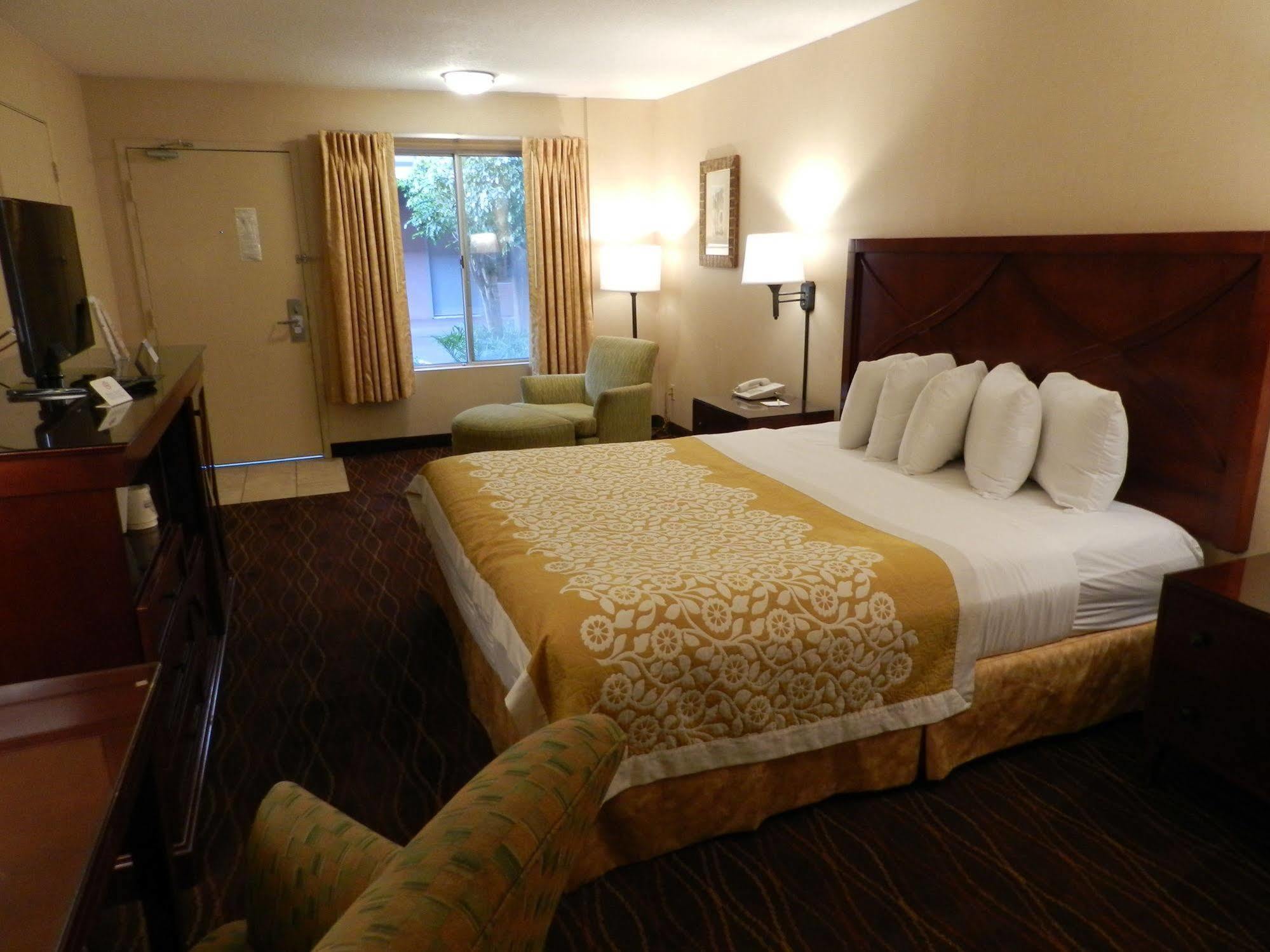 Presidio Hotel 2*