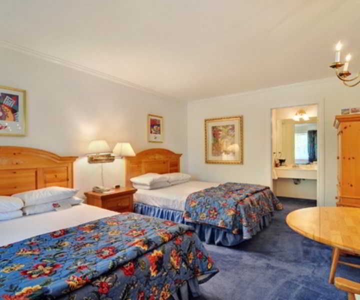 Town And Country Hotel