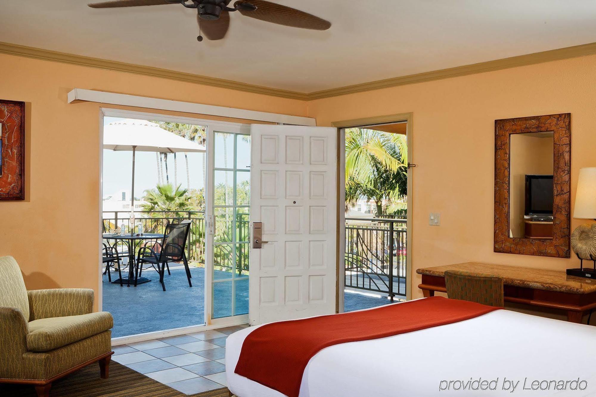 Resort Express And La Jolla - Windansea Beach, And Ihg
