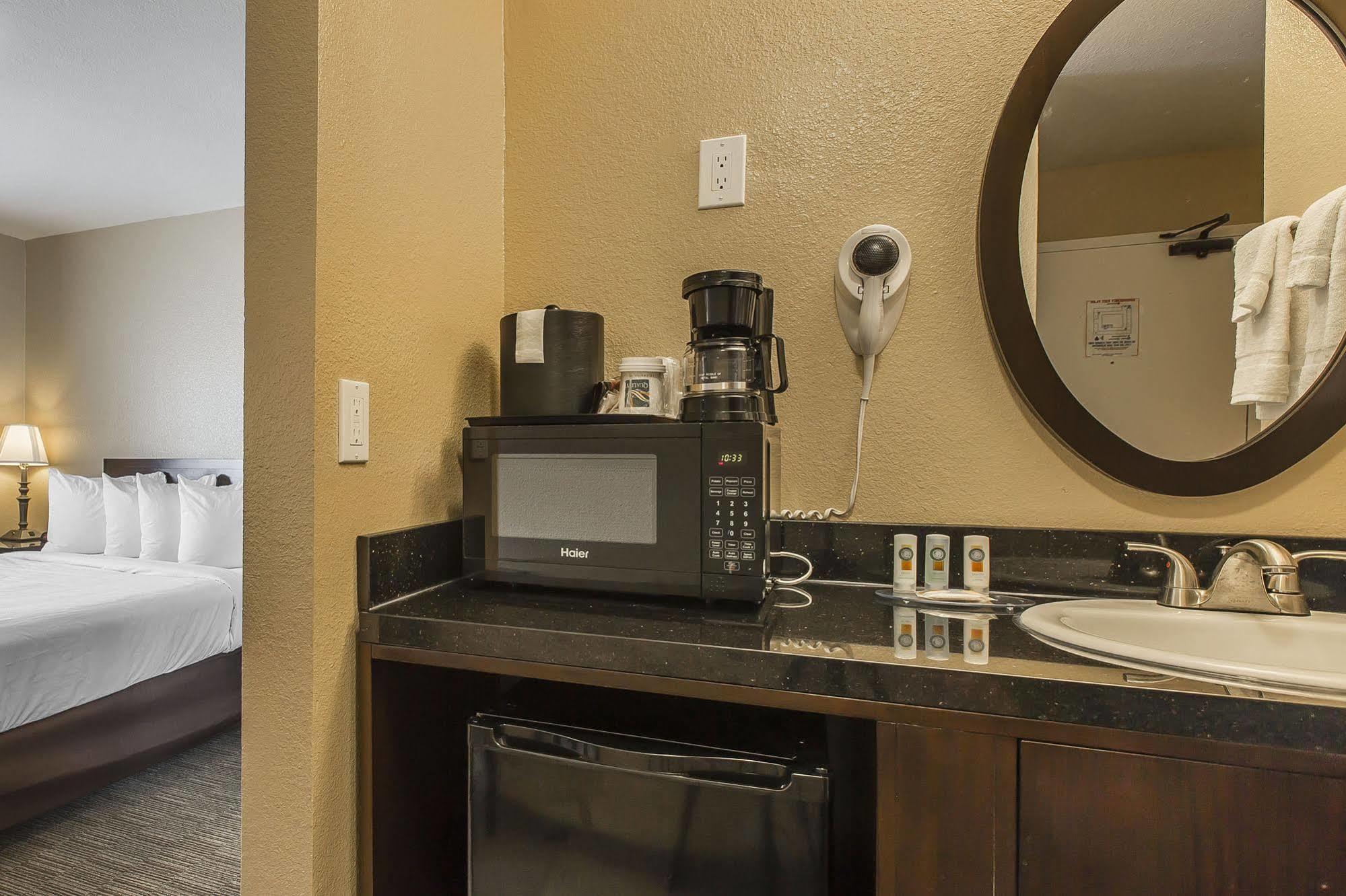 Hotel Quality Downtown North 2*