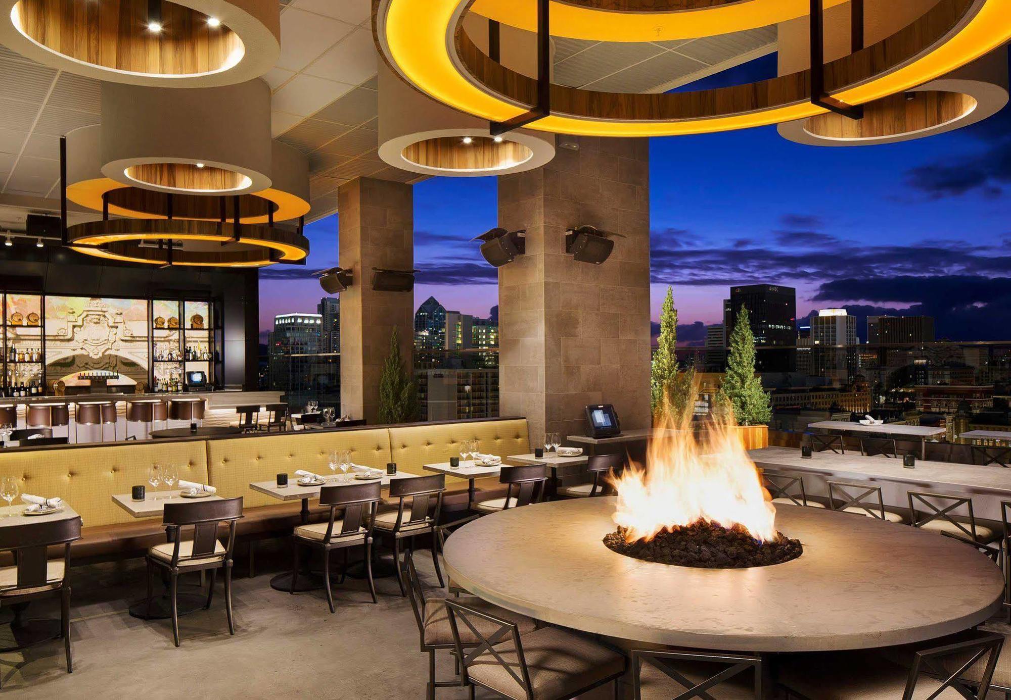 Courtyard By Marriott Gaslamp/convention Center Hotel 3*