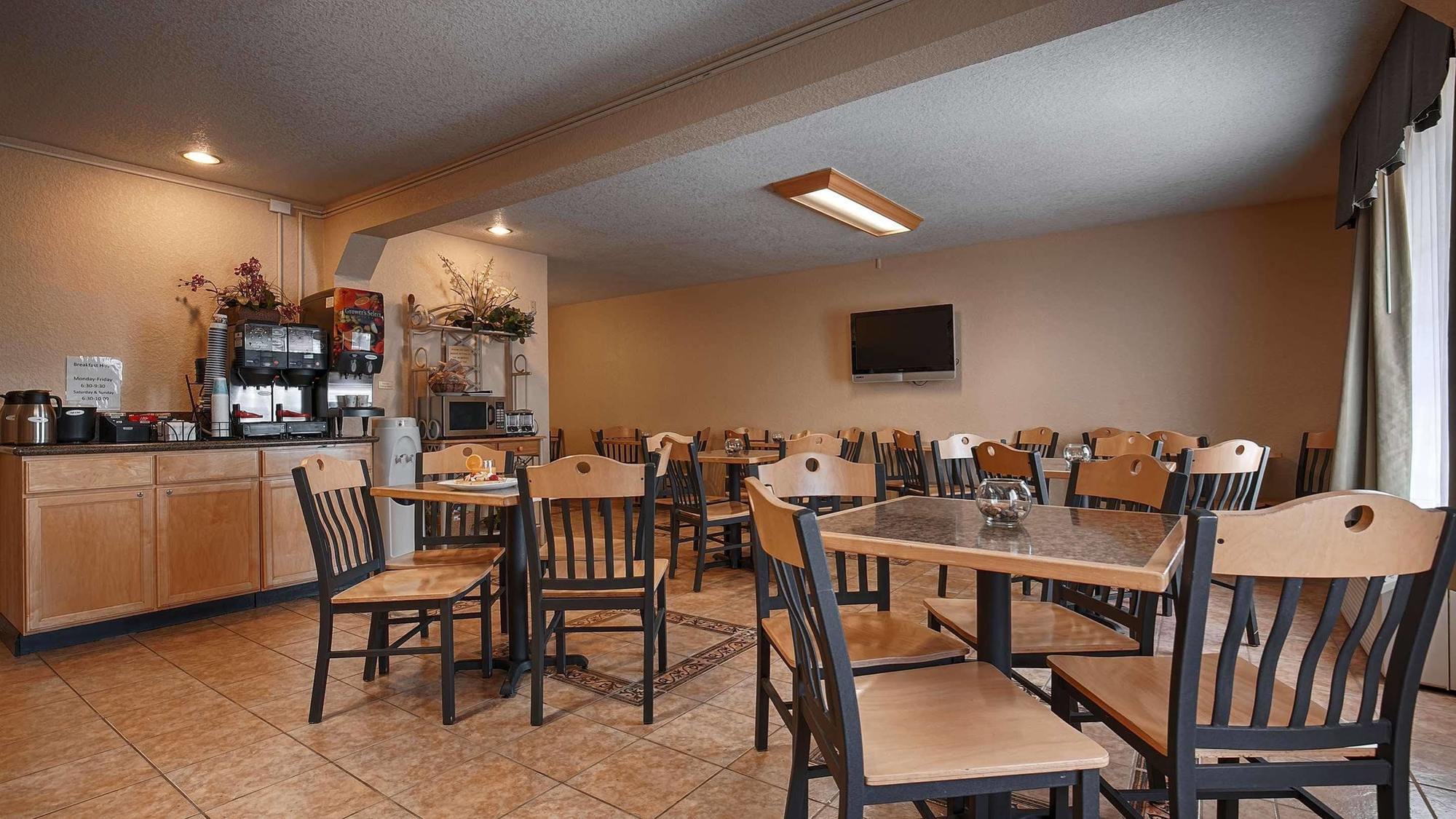 Western Americana Hotel