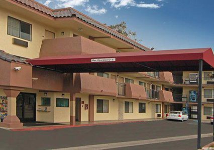 Inn Quality I-5 Naval Base 2*