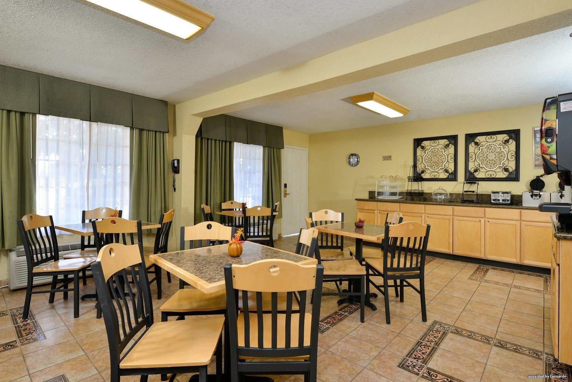 Hotel Western Americana 3*