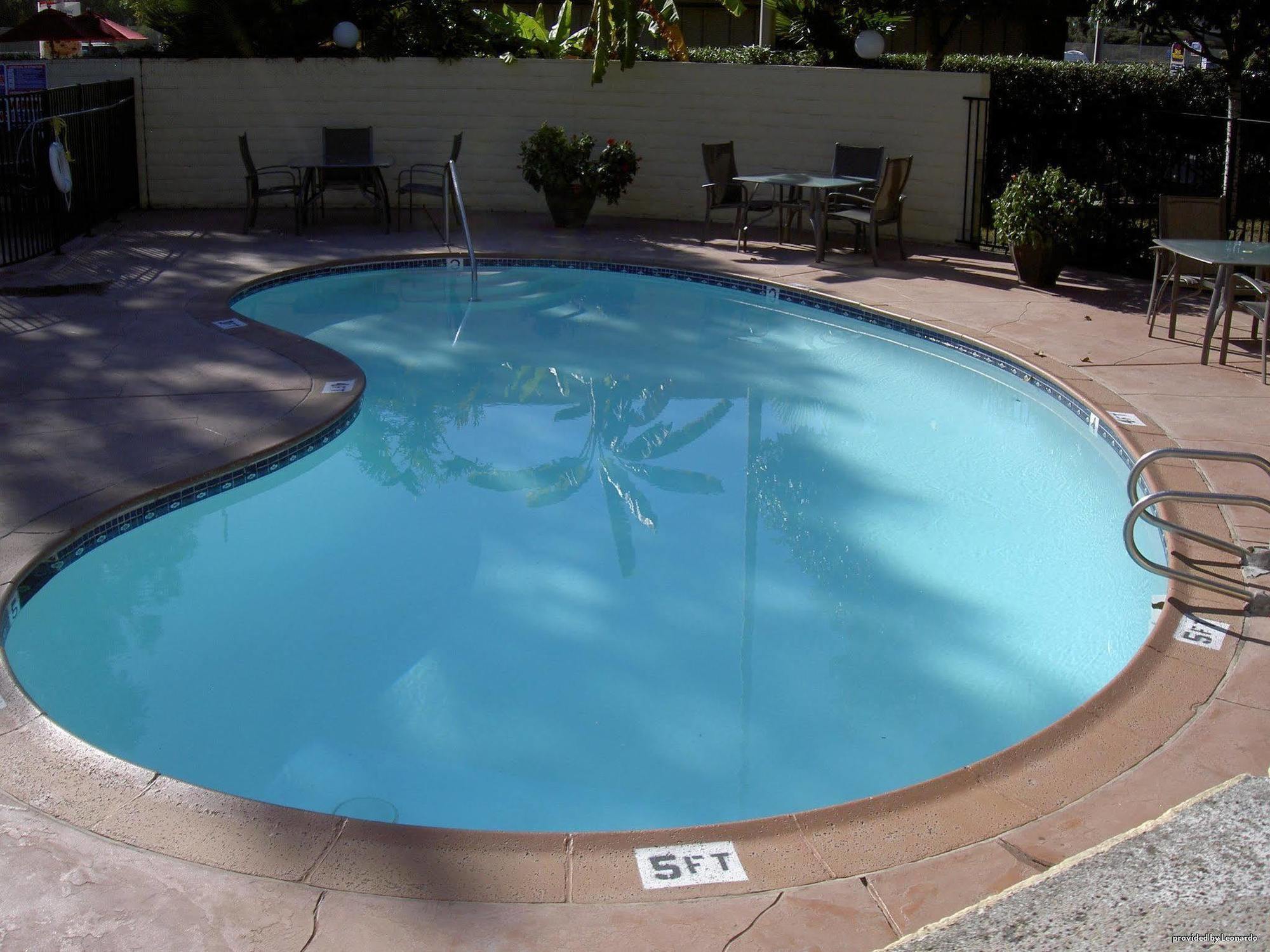 Western Americana Hotel 3*