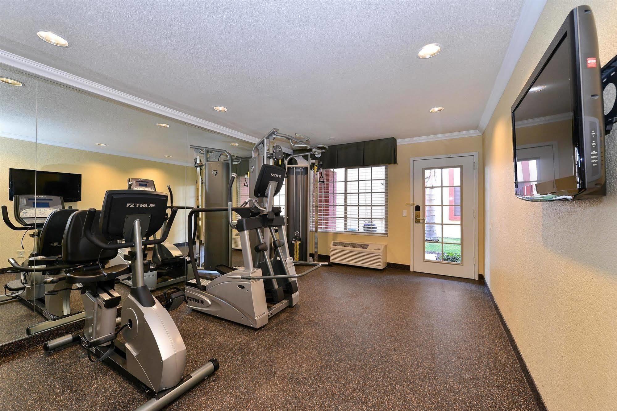 Western Americana Hotel 3*