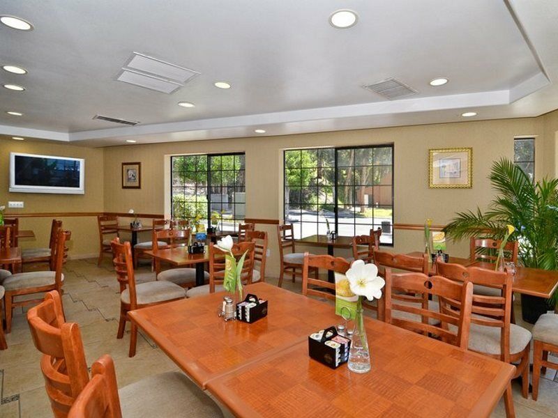 Express Mira Mesa By Ihg 2*