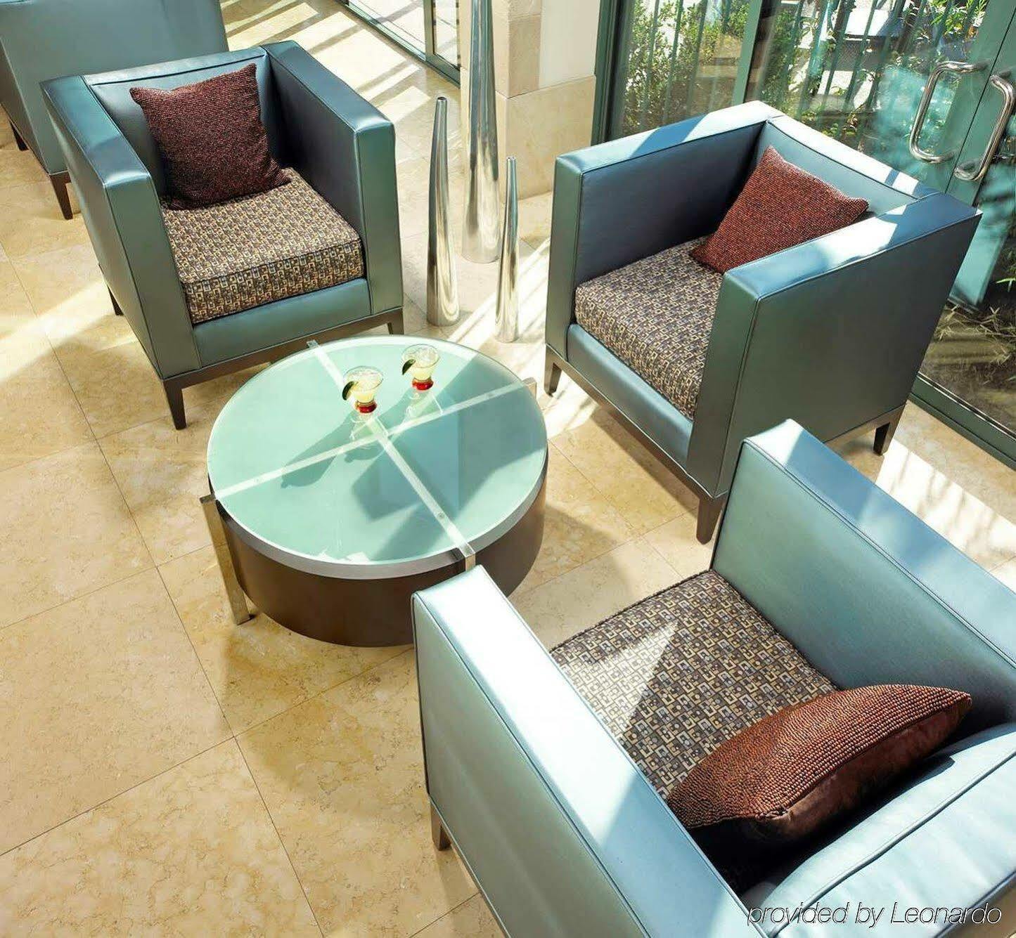 Doubletree By Hilton Circle