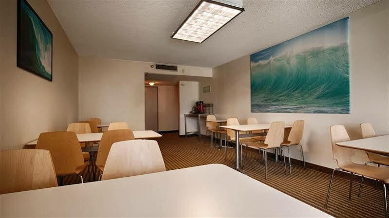 Western Yacht Harbor Hotel