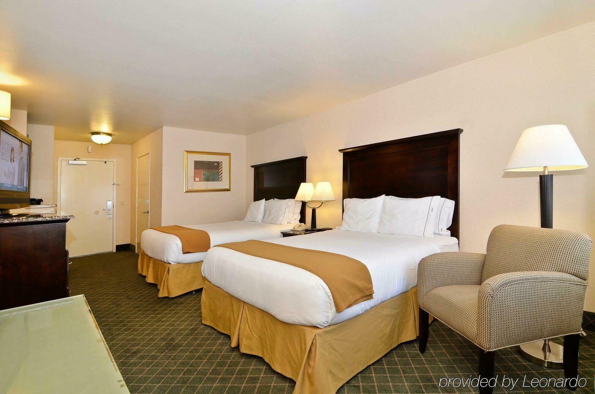 Hotel Express Mira Mesa By Ihg