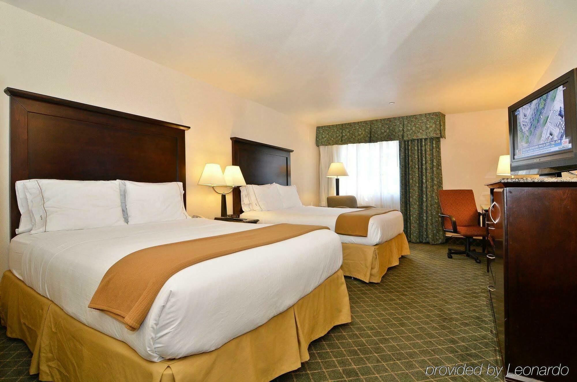 Hotel Express Mira Mesa By Ihg 2*