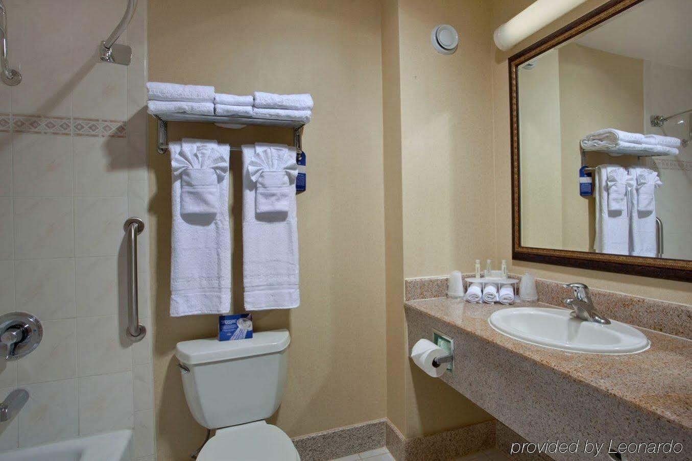 Hotel Express Mira Mesa By Ihg San Diego