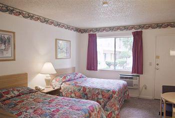 Hotel California 2*