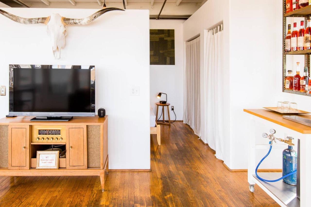 Look Out Over Little Italy From A Unique Urban Treehouse Apartment San Diego