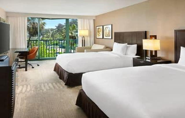 Doubletree By Hilton Circle