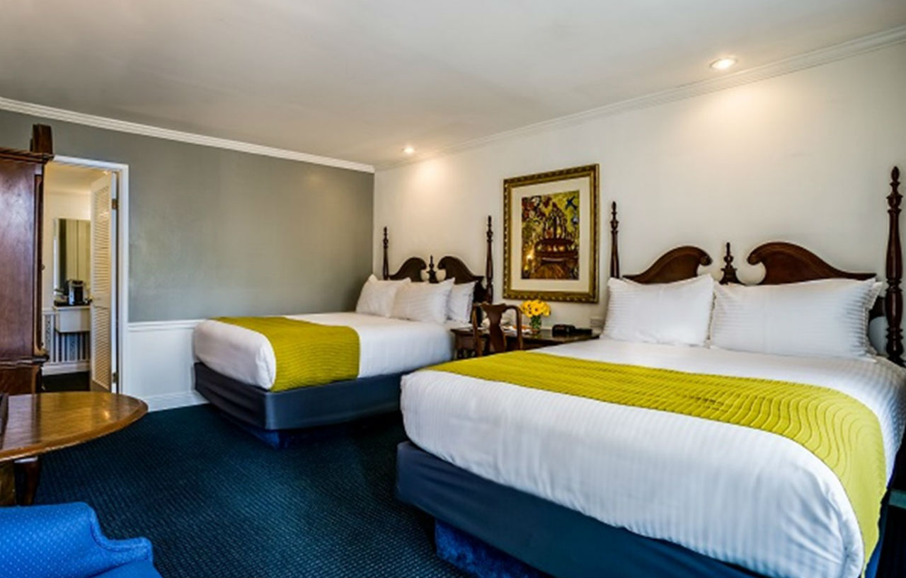 Town And Country 4*