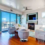 House By The Ocean