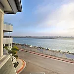 Chic Bay View Condo Less Than 10 Miles To Dtwn San Diego!