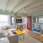 Chic Bay View Condo Less Than 10 Miles To Dtwn San Diego!