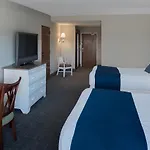 Bay Club Hotel And Marina