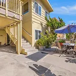 Mike\'S Place At The Beach