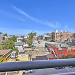 Welcoming San Diego Retreat With Balcony!