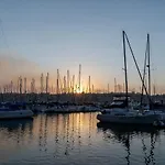 Bay Club Hotel And Marina