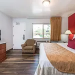 Ramada By Wyndham Near Seaworld / Mission Beach