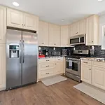 Lovely Ocean View Beach House 3Br Sleeps 9