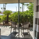 Bay Club Hotel And Marina