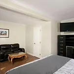 Ocean Beach Hotel