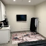 Studio With Private Entrance Next To Balboa Park