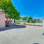 Entire Private 4-Bedroom House With Garage, Gated Yard, King Bed