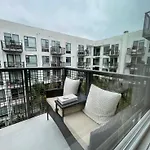 Stylish Downtown Studio Views & Top Amenities