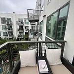 Stylish Downtown Studio Views & Top Amenities