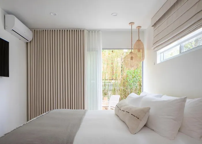 The Pearl Hotel