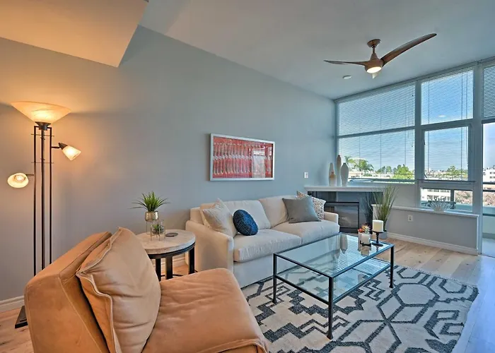 Welcoming San Diego Retreat With Balcony!