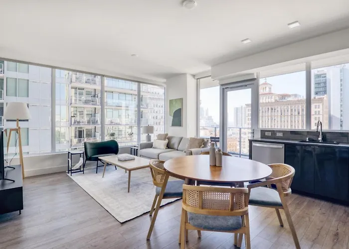 Gaslamp 2Br W Gym Sauna Wd Nr Shops San-1