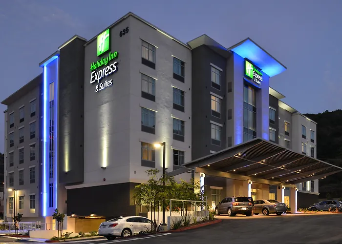 Holiday Inn Express & Suites San Diego - Mission Valley By Ihg