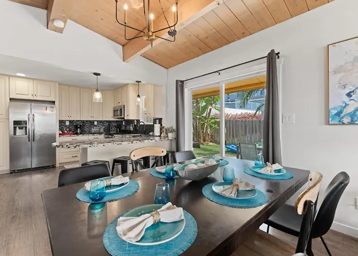 Lovely Ocean View Beach House 3Br Sleeps 9