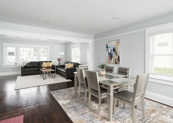 Bankers Hill Chic Roomy Home Near Airport