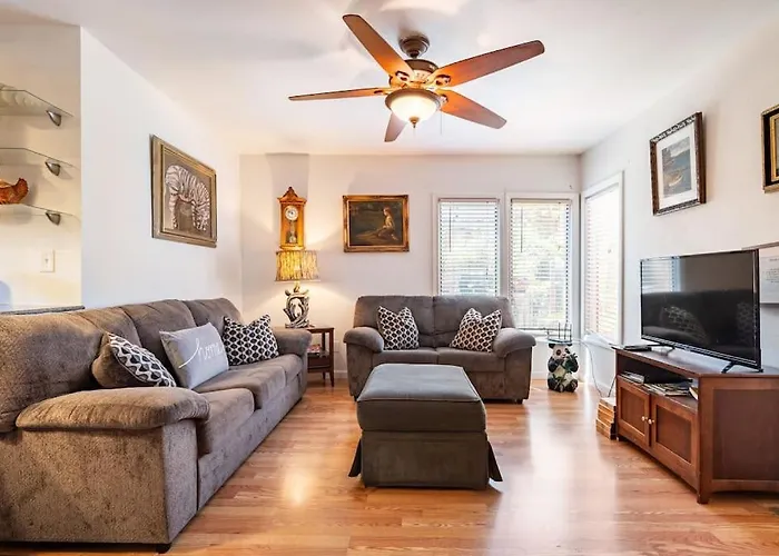 Serenity House Near Gaslamp, San Diego Zoo & Petco