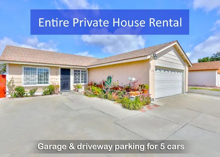 Entire Private 4-Bedroom House With Garage, Gated Yard, King Bed