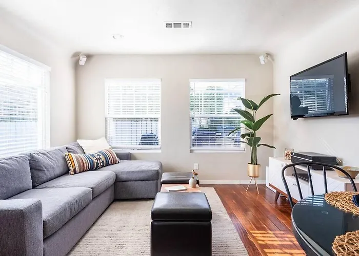 Charming Mid-Century Craftsman, Hot Tub With Serene Yard