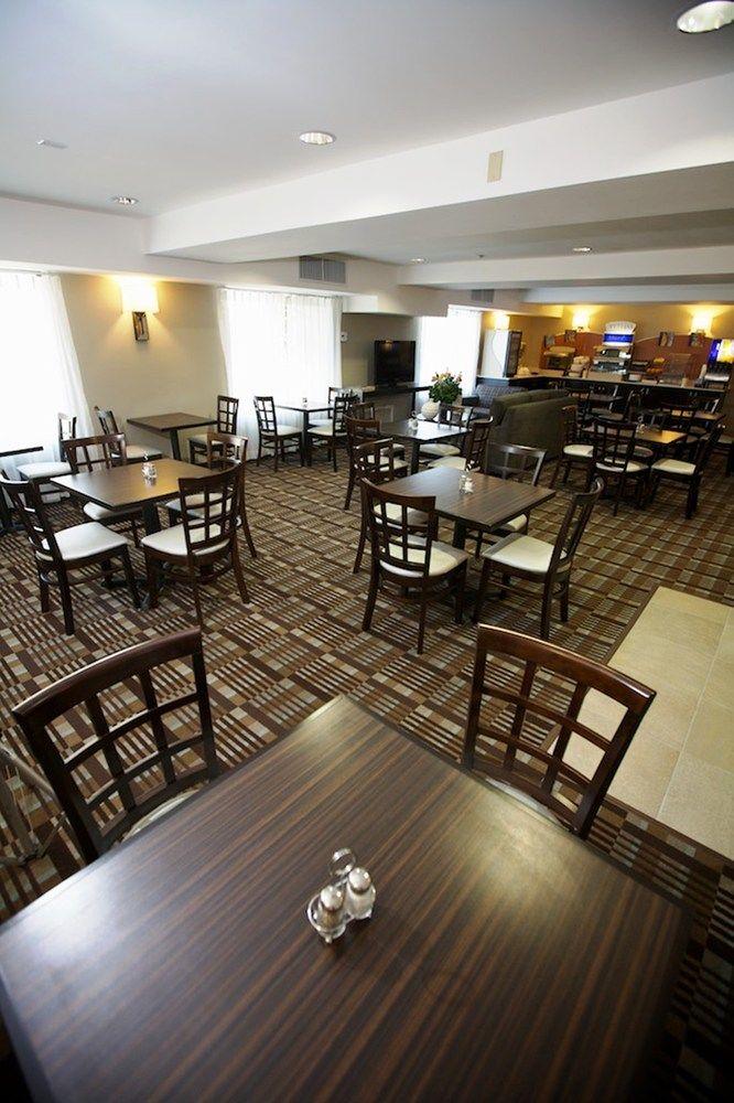 Hotel Express Airport-old Town By Ihg 2*