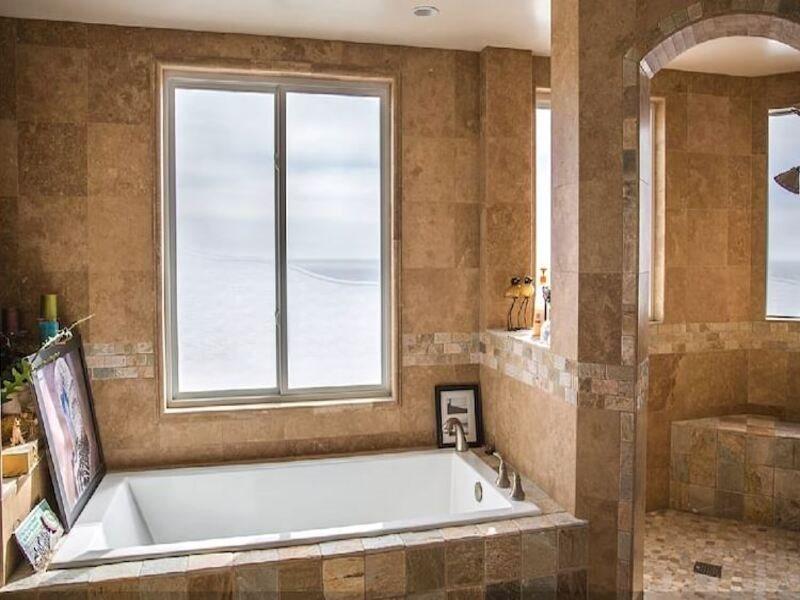 House By The Ocean